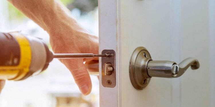 Secure Your Property Anytime, Anywhere With Locksmith 24 Hour Emergency Services